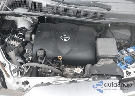 2018 Toyota Sienna Se 8 Passenger из США, поврежденный, VIN 5TDXZ3DC3JS926031